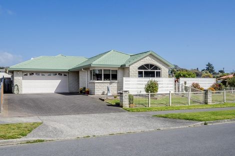Photo of property in 16 Harry Shaw Way, Raumati South, Paraparaumu, 5032