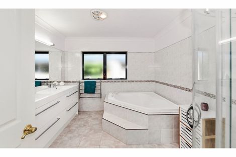 Photo of property in 188 Settlement Road, Papakura, 2110