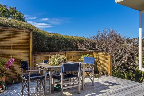 Photo of property in 3 Elgin Place, Red Beach, 0932