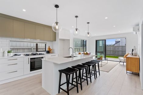 Photo of property in 17 Park Green Avenue, Rosehill, Papakura, 2113