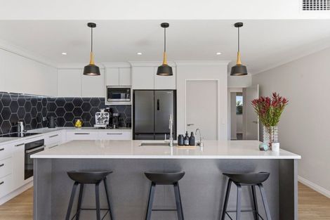 Photo of property in 11 Taranui Way, Paraparaumu Beach, Paraparaumu, 5032