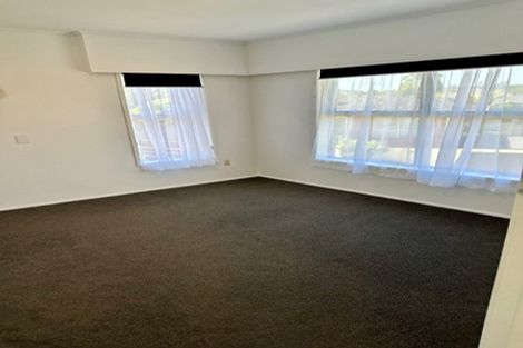 Photo of property in 2/23 Waitemata Road, Hauraki, Auckland, 0622