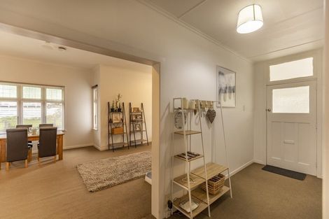 Photo of property in 2 Matthew Street, Waipawa, 4210