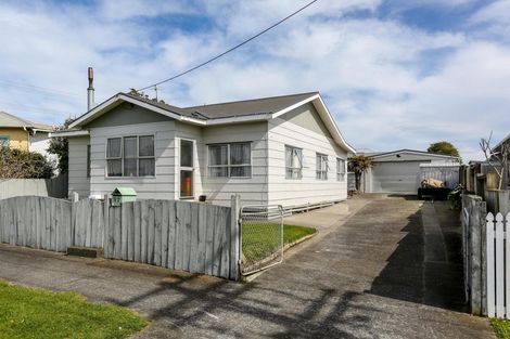 Photo of property in 62 Fitzroy Road, Fitzroy, New Plymouth, 4312