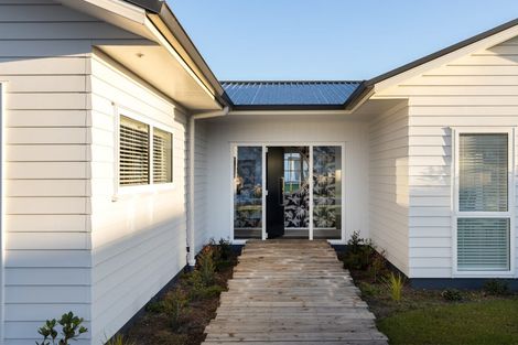 Photo of property in 12 Willow Lane, Acacia Bay, Taupo, 3385