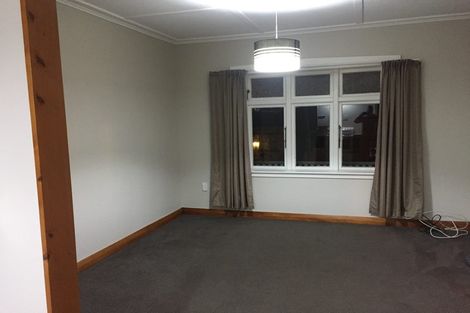 Photo of property in 28-28a Plunket Avenue, Petone, Lower Hutt, 5012