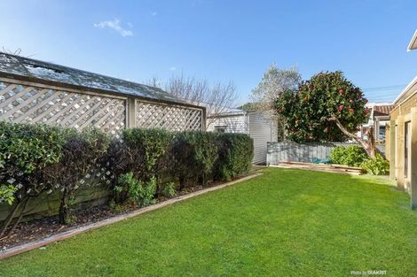 Photo of property in 354 The Parade, Island Bay, Wellington, 6023