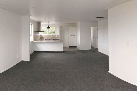 Photo of property in 20 Malmo Place, Massey, Auckland, 0614