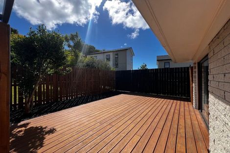 Photo of property in 2/17 Orton Street, Glenfield, Auckland, 0627