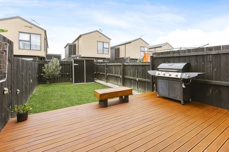 Photo of property in 12 Dignity Street, Papakura, 2110