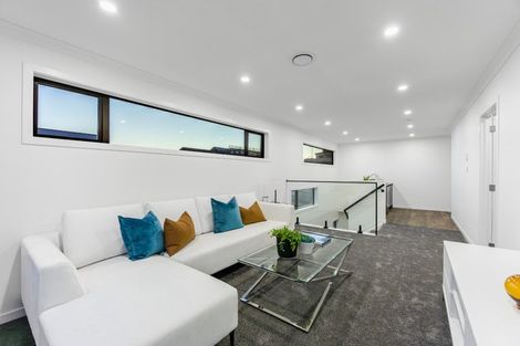 Photo of property in 52 Kumukumu Road, Long Bay, Auckland, 0630