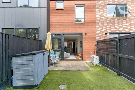 Photo of property in 28 Kotuitui Street, Manukau, Auckland, 2104