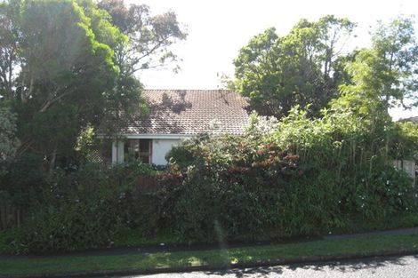 Photo of property in 50 Highland Park Drive, Highland Park, Auckland, 2010