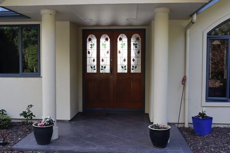 Photo of property in 311 Croydon Road, Midhirst, Stratford, 4394