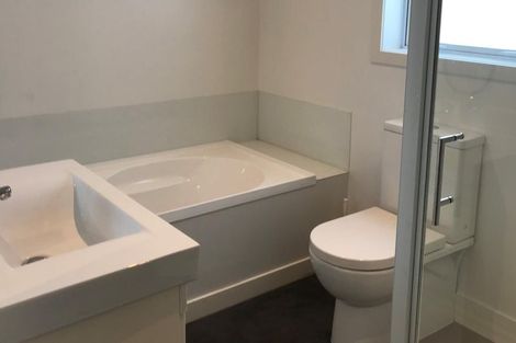 Photo of property in 11a Pinkerton Grove, Newlands, Wellington, 6037