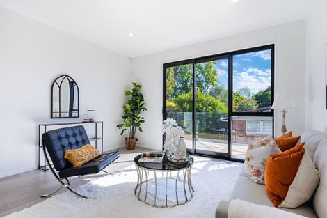 Photo of property in 2c Grove Lane, Pakuranga, Auckland, 2010