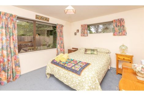 Photo of property in 2/215 Memorial Avenue, Burnside, Christchurch, 8053