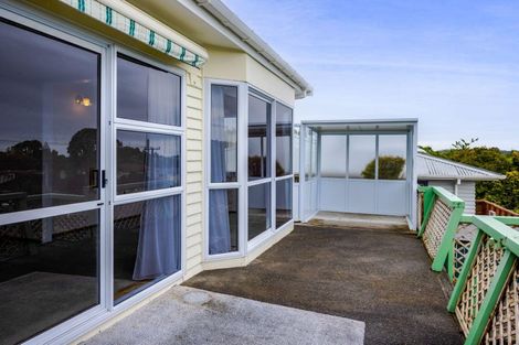Photo of property in 81 Omata Road, Marfell, New Plymouth, 4310