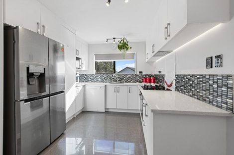 Photo of property in 2/8 Leven Lane, Totara Heights, Auckland, 2105