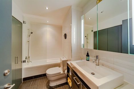 Photo of property in 309/7 Humber Street, Pandora, Napier, 4110