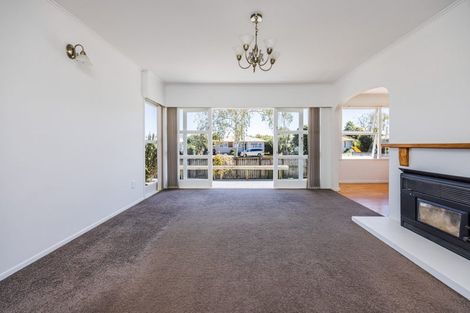 Photo of property in 18 Tairere Crescent, Rosehill, Papakura, 2113