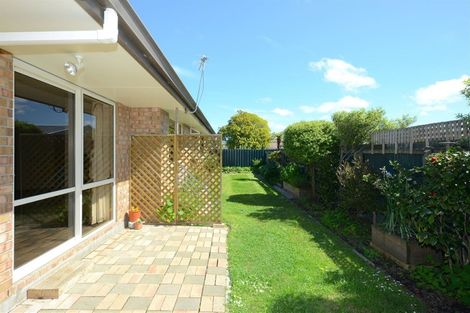 Photo of property in 2/10 Thistledown Place, Woolston, Christchurch, 8062