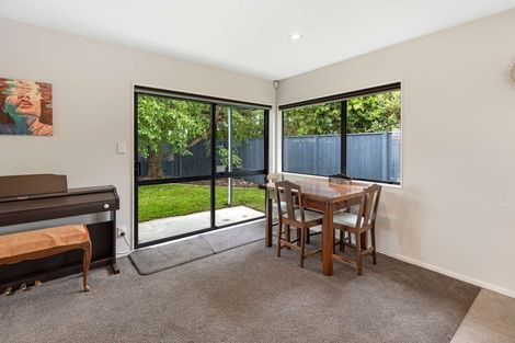 Photo of property in 17 Woburn Place, Takaro, Palmerston North, 4412