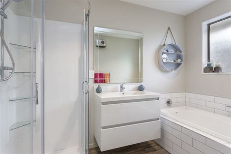 Photo of property in 215 Highsted Road, Casebrook, Christchurch, 8051