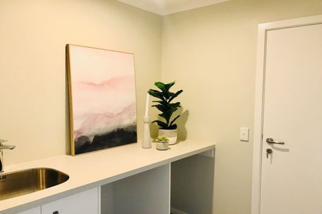 Photo of property in 115 Johnstone Drive, Fitzherbert, Palmerston North, 4410