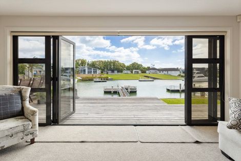 Photo of property in 10 Hei Esplanade, Whitianga, 3510