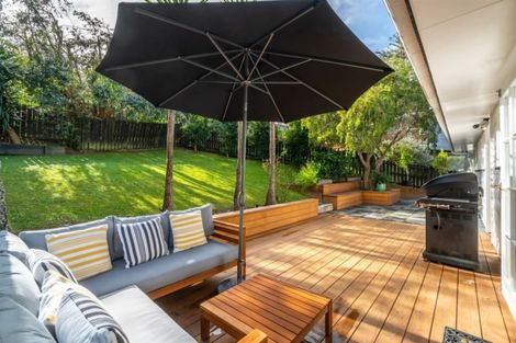 Photo of property in 11 West Glade Crescent, Birkenhead, Auckland, 0626