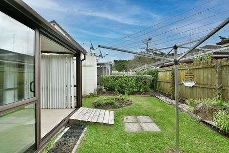 Photo of property in 12 Bellbird Place, Orewa, 0931