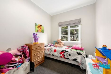 Photo of property in 4 Kopara Grove, Stokes Valley, Lower Hutt, 5019