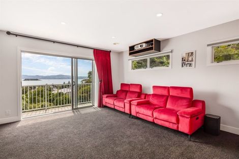 Photo of property in 22 Kowhai Street, Eastbourne, Lower Hutt, 5013