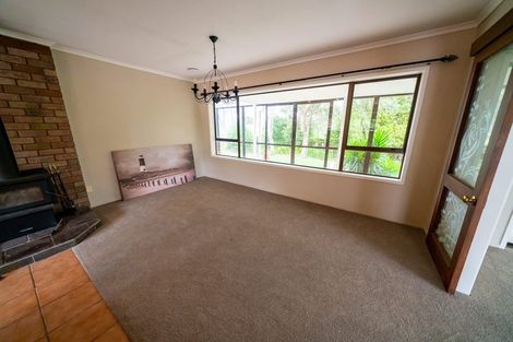 Photo of property in 248 Red Hills Road, Massey, Henderson, 0782