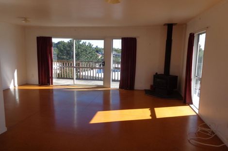 Photo of property in 42 Lilburn Crescent, Massey, Auckland, 0614