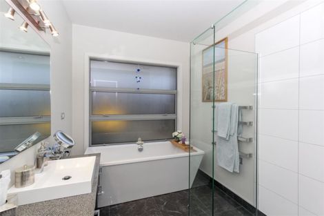 Photo of property in 7 St Andrews Parkway, Waiwhakaiho, New Plymouth, 4312