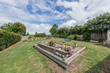 Photo of property in 11 James Mcleod Road, Shelly Beach, Helensville, 0874