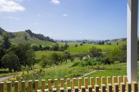 Photo of property in 55 Harrington Road, Muriwai, Gisborne, 4072