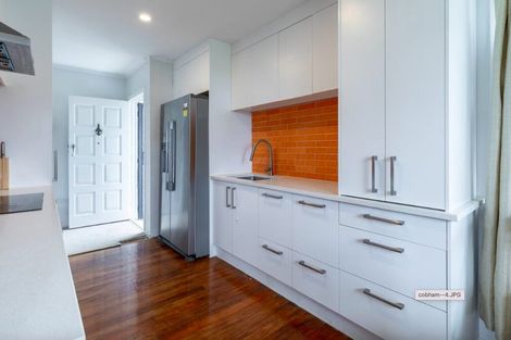 Photo of property in 61a Cobham Crescent, Kelston, Auckland, 0602