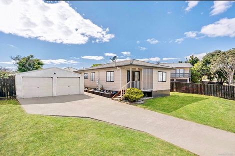 Photo of property in 18 Dungarvon Place, Clendon Park, Auckland, 2103