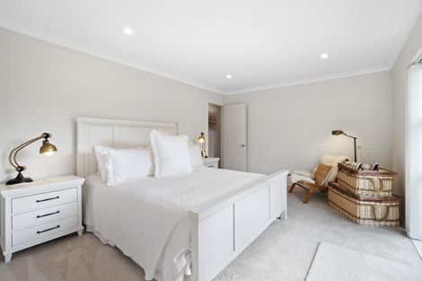 Photo of property in 36 Edgewater Parade, Waiuku, 2123