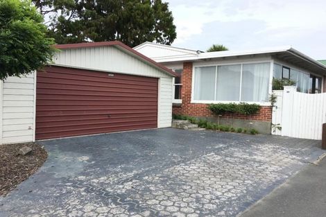 Photo of property in 99 Avonhead Road, Avonhead, Christchurch, 8042