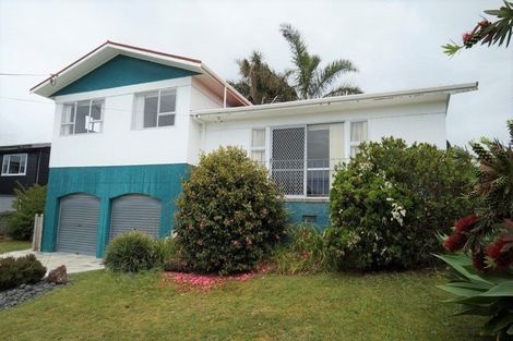 Photo of property in 12 Seaview Road, Ruakaka, 0116