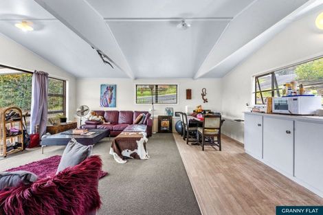 Photo of property in 10 Ardern Avenue, Stanmore Bay, Whangaparaoa, 0932