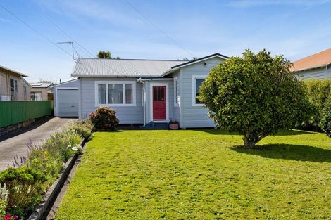 Photo of property in 12 Burns Street, Hawera, 4610