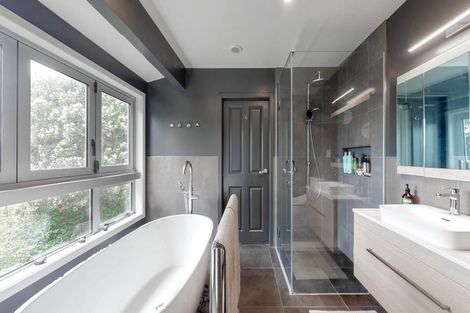 Photo of property in 141 Grafton Road, Roseneath, Wellington, 6011