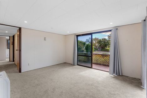 Photo of property in 10 Robert Grove, Paraparaumu, 5032
