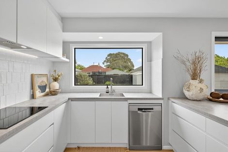 Photo of property in 15 Oakfield Street, Burnside, Christchurch, 8053