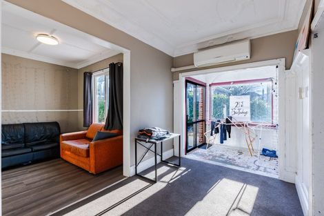 Photo of property in 7 Queen Street, North Dunedin, Dunedin, 9016